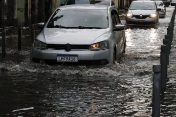 Chuvas deixam dois mortos e uma pessoa desaparecida no Rio