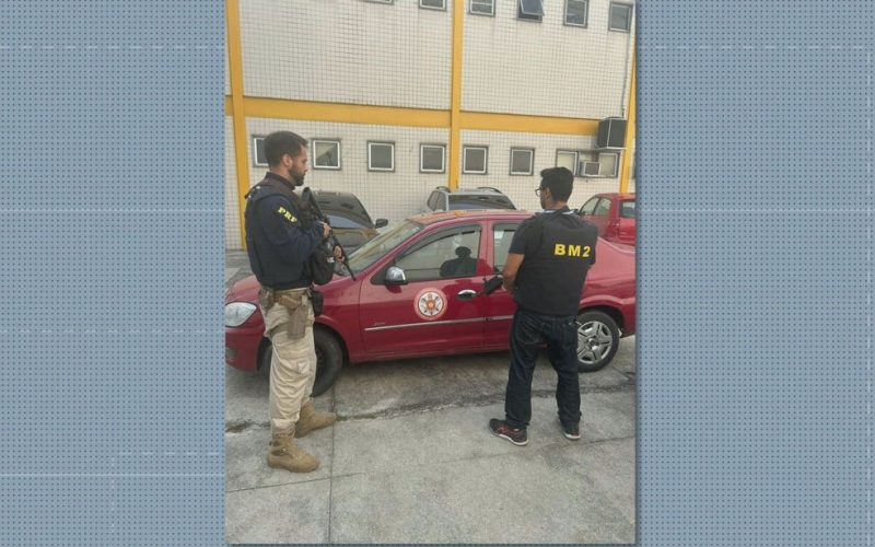 PRF prende falso bombeiro que usava documento, uniforme e carro vermelho como viatura