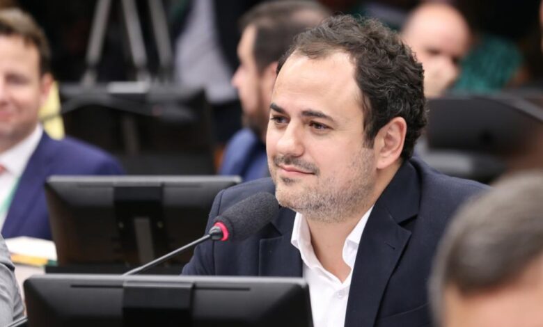 Conselho de Ética da Câmara arquiva pedido de cassação contra deputado Glauber Braga