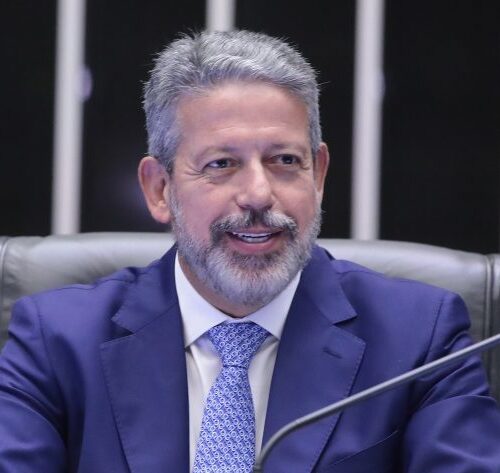 Lira planeja começar o relatório do Imposto de Renda na próxima semana,