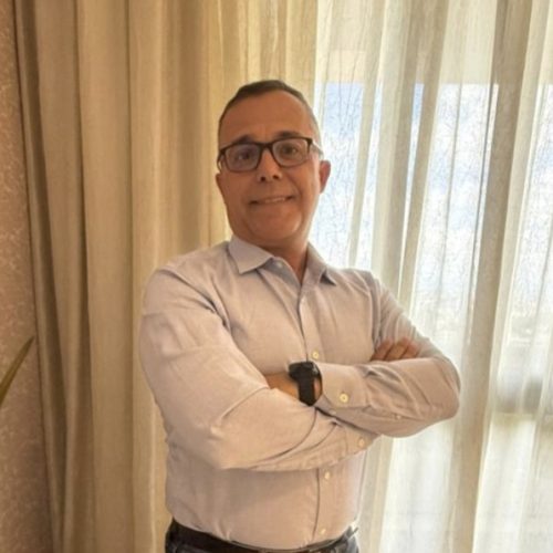 “O estudo transforma destinos”: a trajetória de Adriano Lima e Silva na educação e nas finanças globais