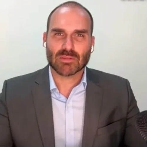 Moraes: Eduardo reafirma atos ilegais nos Estados Unidos e escapa da notificação