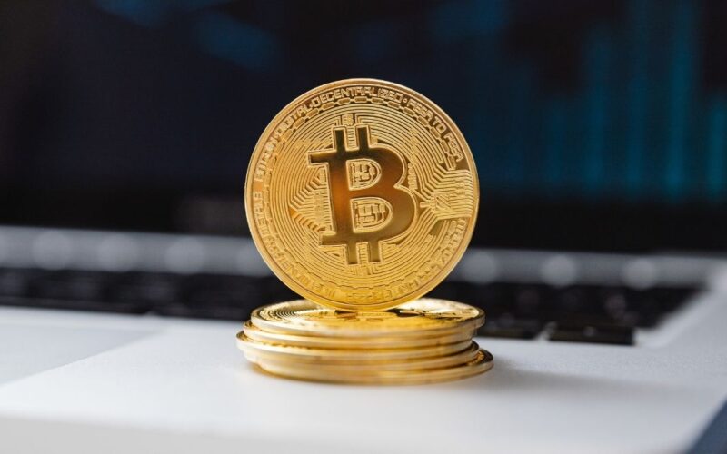 Fisco intensifica a fiscalização de criptomoedas para combater o crime organizado