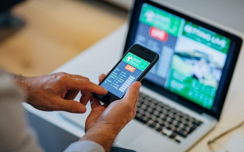 Senado posterga decisão sobre o aumento de taxas para empresas de tecnologia financeira e apostas online.