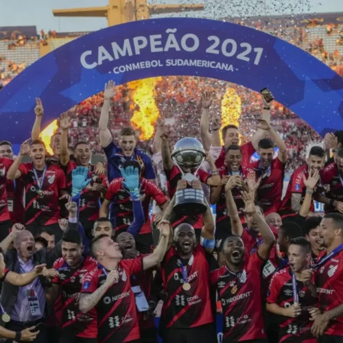 Athletico quebra recordes com vendas milionárias de jogadores