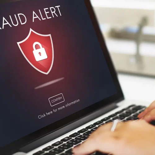 Fraudes digitais causam colapso na saúde e levam a prejuízo de R$ 34 bilhões.