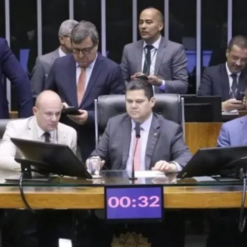 Legislativo aprova Lei de Diretrizes Orçamentárias para 2026 com objetivo de superávit de 0,25% do PIB e medidas fiscais inovadoras