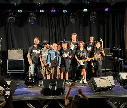 Alunos da School of Rock Juiz de Fora abrem Concerto de Natal no Cine-Theatro Central