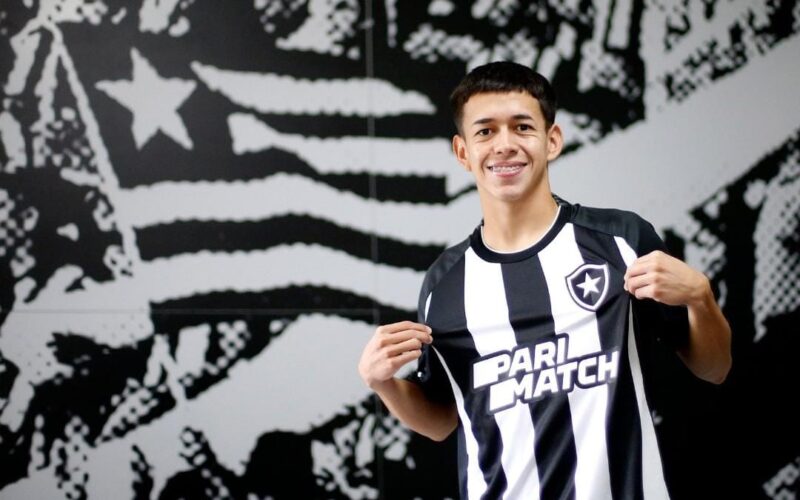 Botafogo encaminha negociação de dois jogadores para empréstimo