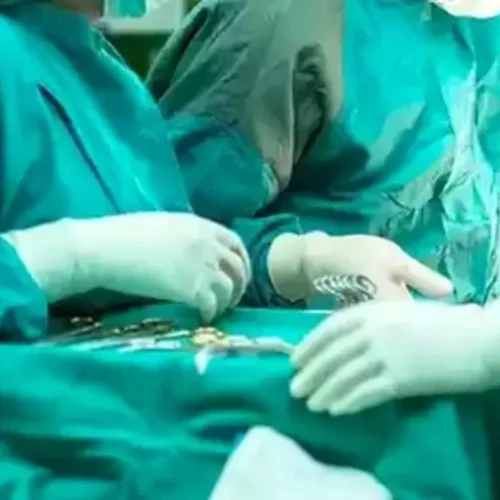 Cinquenta e oito mulheres denunciam 2 cirurgiões plásticos por erro médico