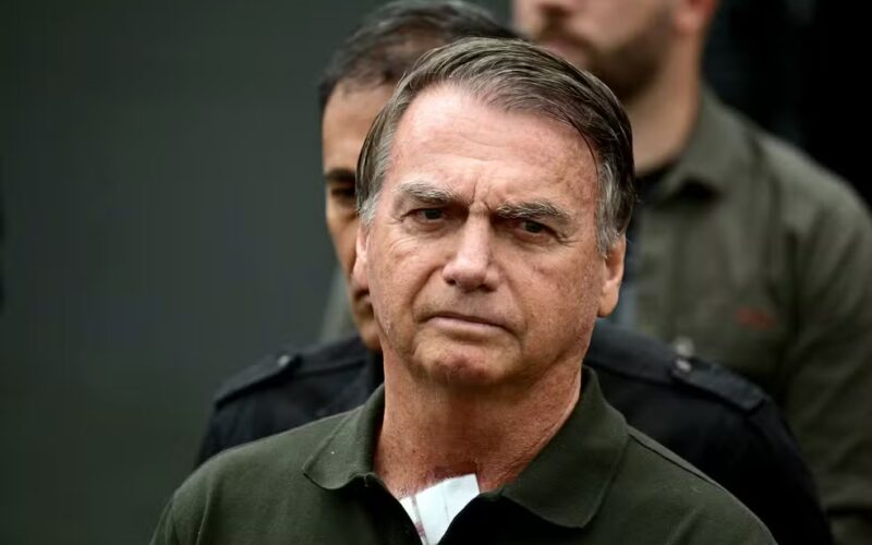 Saúde de Bolsonaro é atualizada por hospital após realização de novo procedimento em 30/12.