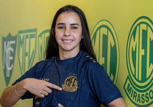 Jovem treinadora de 19 anos é escolhida para liderar categoria de base de clube da Série A