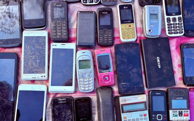 81% dos brasileiros trocam o celular quebrado em vez de realizar o conserto