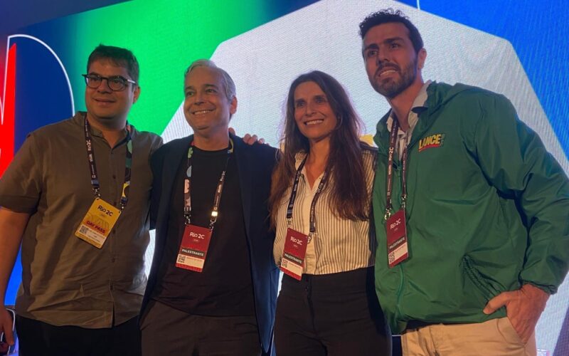 Diretor da Globo defende narradoras e critica público misógino que as rejeita