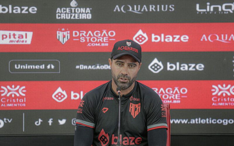 Time da Primeira Divisão fecha contrato com técnico que passou pelo Atlético; confira