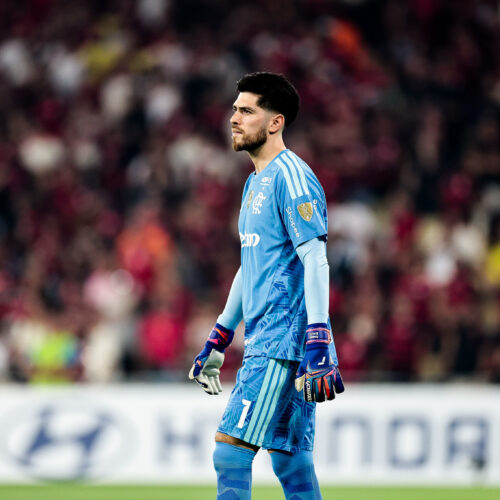Flamengo rejeita nova oferta do Besiktas por Rossi em meio a rumores da mídia turca