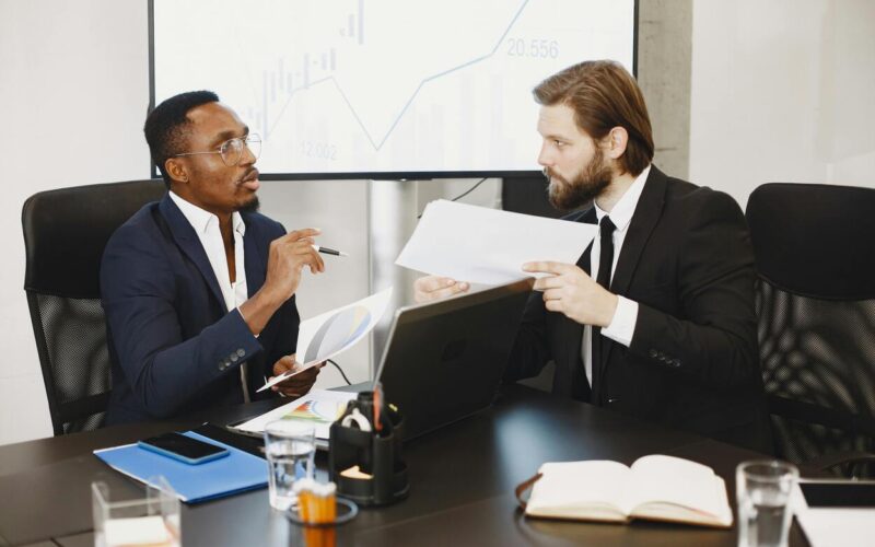 Estratégias Eficazes para Líderes na Tomada de Decisões Empresariais