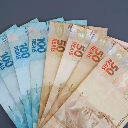 Estudo revela que brasileiro dedica 150 dias anuais apenas para quitar impostos