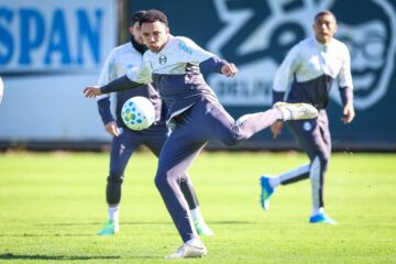 Grêmio se aproxima de negociação bilionária com clube europeu