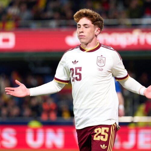 Liverpool vence disputa com clubes ingleses e garante jovem talento da Espanha