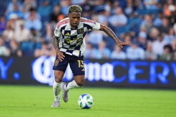 Botafogo faz proposta por jogador meia do exterior