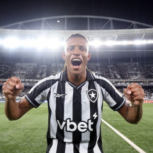 Clube propõe investimento vultoso e negociação de atletas na busca pela contratação de Danilo