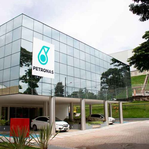 IVECO e PETRONAS Lubricants International renovam parceria global até 2032