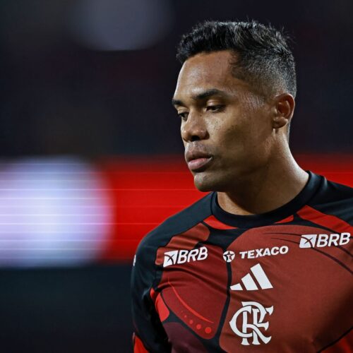 Flamengo assegura novo contrato para defensor e espera retorno de outro jogador