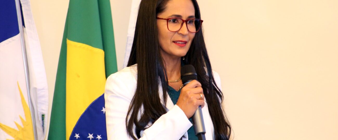 Dorinha se torna símbolo de empoderamento feminino e profissional, afirma presidente do Conselho de Educação