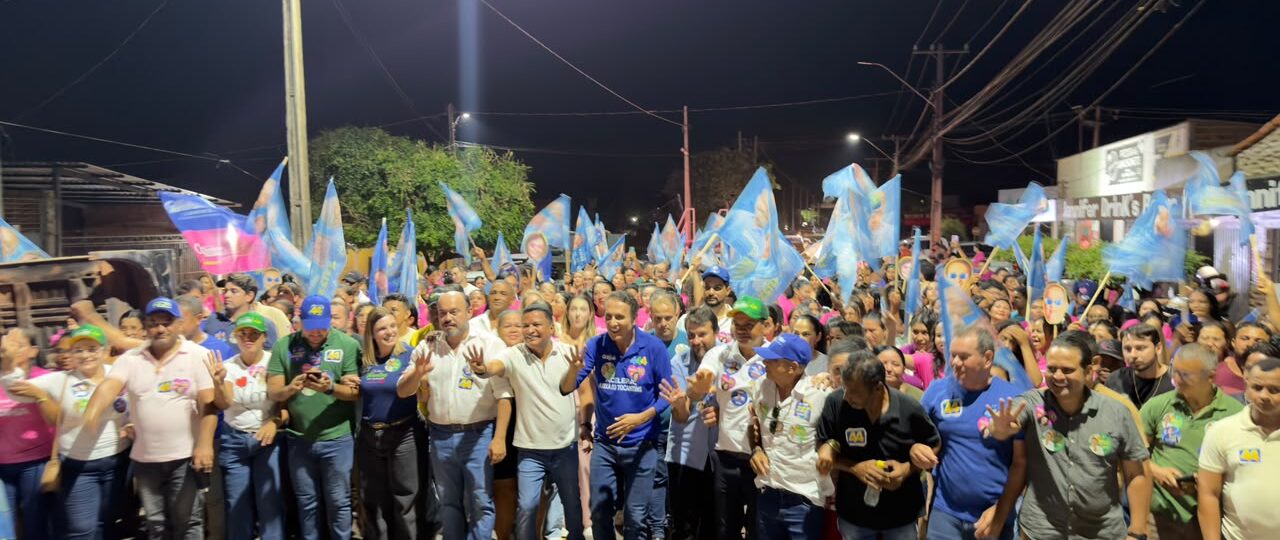 Gaguim une forças com o prefeito Auri Wulange em grandiosa caminhada em Axixá, reafirmando seu compromisso com a cidade