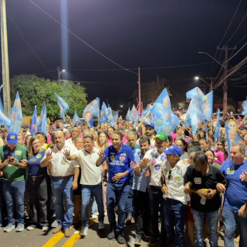 Gaguim une forças com o prefeito Auri Wulange em grandiosa caminhada em Axixá, reafirmando seu compromisso com a cidade